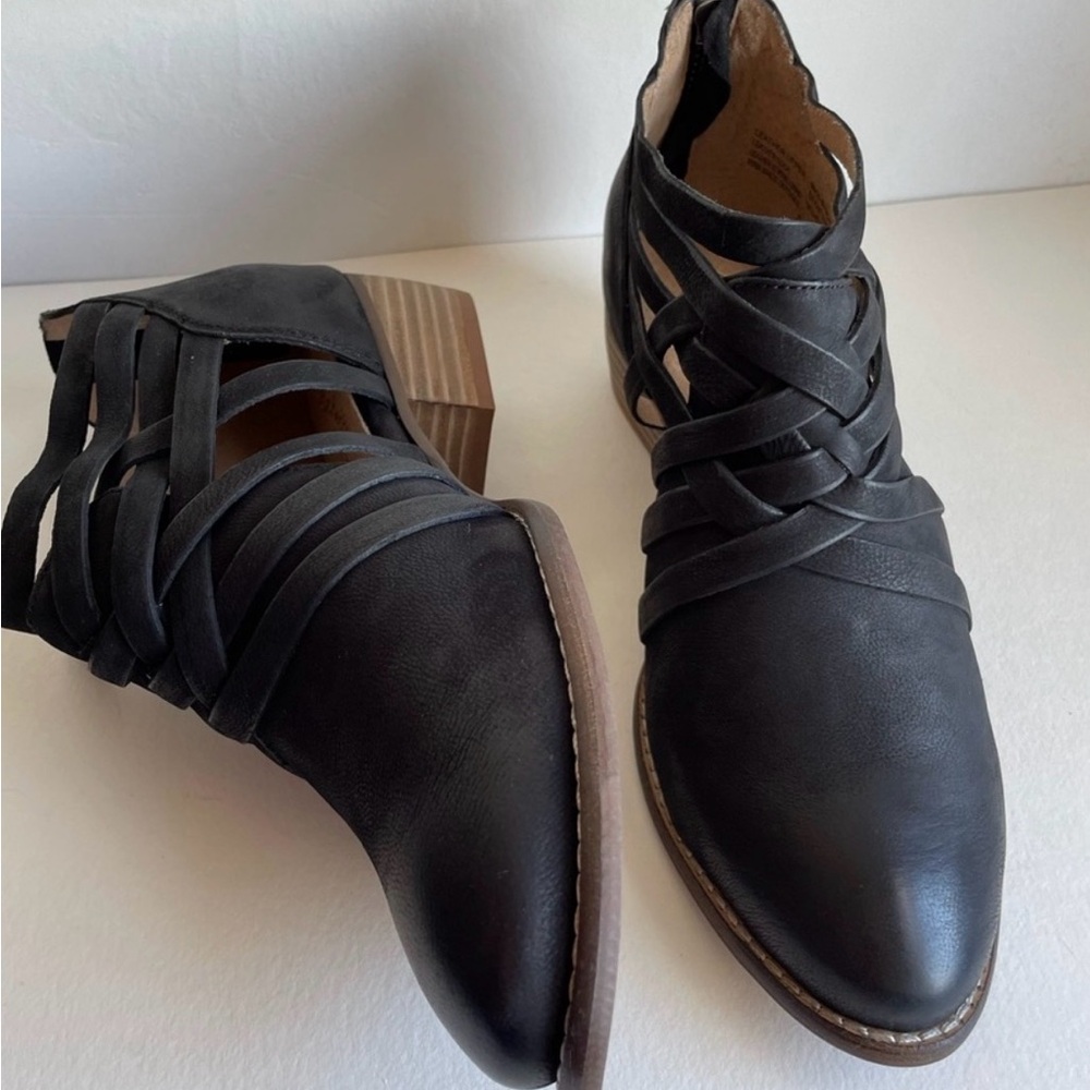 Anthropologie Seychelles So Blue Cutout